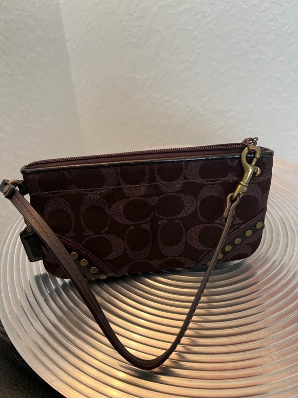 COACH EUC  BROWN with BLACK PATENT WRISTLET